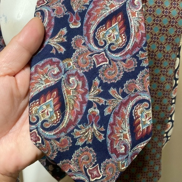 CHRISTIAN DIOR, OSCAR DE LA RENTA, Brioni, Ermenegildo Zegna lot of 8 Neckties - Picture 8 of 17